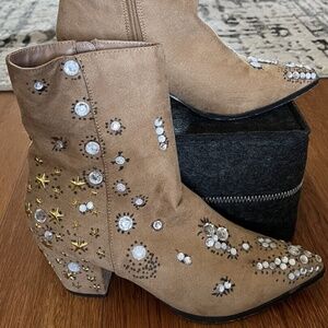Michael Antonia beaded brown booties Size 10